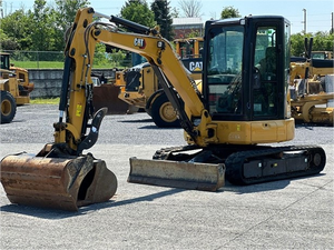 Excavadora Pequeña Usada de 3 Toneladas 303 con Motor y Orugas de Goma en Venta - Product Image 5