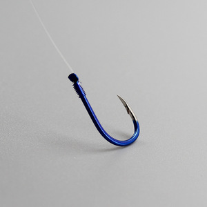 Anzuelos de pesca coloridos Aofeng, juego de anzuelos dobles de acero con alto contenido de carbono para pesca de carpa en agua dulce. - Product Image 2