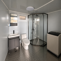 Toilettes mobiles toutes saisons avec une zone de douche séparée, toilettes préfabriquées modulaires portables pour camping de luxe et centres de villégiature