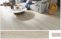 Revêtement de sol SPC à clic en vinyle, imperméable, écologique, pour usage intérieur en appartement, résistant aux rayures, design chêne clair avec design graphique