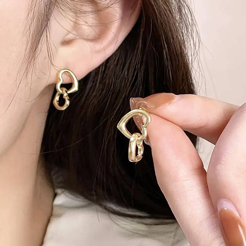 Orecchini di moda S925 orecchini a forma di cuore con lettera ad ago orecchini di design placcati in oro orecchini a doppio cuore per le donne