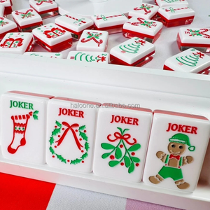 Set di Mahjong Americano di Lusso Rosso Natalizio, 160 Pezzi in Acrilico Intagliato, 'Holly Jolly' per Serate di Gioco Festive, Regalo per le Feste - Product Image 5