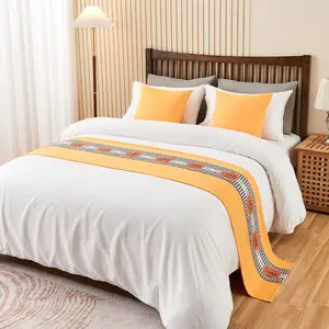 高端酒店床上用品套装柔软漂亮的靠垫和装饰床头标志毛巾适合床头