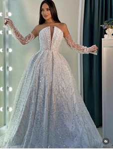 Robe de mariée S0023Y <span class=keywords><strong>pour</strong></span> femme, élégante <span class=keywords><strong>et</strong></span> moderne, avec des perles argentées, un décolleté en V profond <span class=keywords><strong>et</strong></span> des manches longues transparentes amovibles - Product Image 2