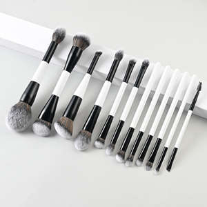 Ensemble de 12 pinceaux de maquillage HeXue noir et blanc à double tête avec logo personnalisé, manches en bois, poils en fibres synthétiques pour application visage - Product Image 4