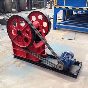 Mobiele Mini Kaakbreker Draagbare Steenbreker met Motorlager voor Hoge Productiviteit Goudwinning Bouwafval Recycling - Product Image 1