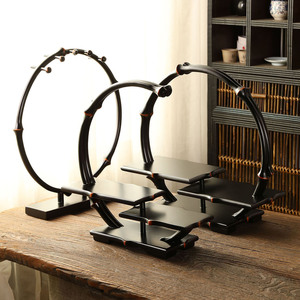 Étagère de présentation ronde en forme de bambou avec joints décoratifs, type sur pied, pour l'affichage d'objets artisanaux dans un salon de style chinois - Product Image 2