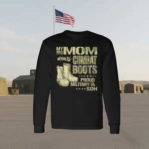 Ma mère porte des bottes de combat, fière de son fils militaire, t-shirt à manches longues - Product Image 3