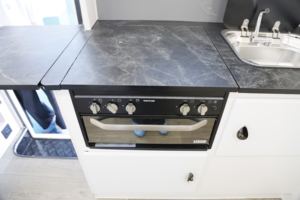 Carcasa Rígida para Camioneta 4x4, <span class=keywords><strong>Camper</strong></span> Deslizable con Cama Queen, Panel Solar, Aire Acondicionado y Baño para Camioneta de Plataforma - Product Image 5