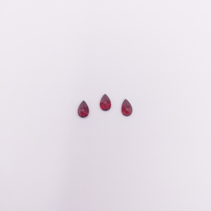 Gema suelta de granate natural de Mozambique en forma de pera de 4×6 mm para anillos, colgantes, pendientes y fabricación de joyería de alta calidad - Product Image 3