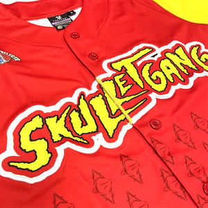 เสื้อเบสบอล OEM เสื้อเบสบอลเยาวชนสีแดงพิมพ์ลายด้วยความร้อนพิมพ์แบบระเหิดตามสั่ง - Product Image 4