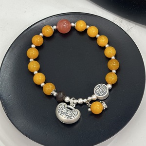 Pulsera de ámbar con dije de cierre plateado para mujer, diseño chino, regalo de joyería con cuentas de la suerte - Product Image 1