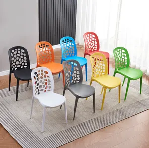 เก้าอี้รับประทานอาหารพลาสติกแบบวางซ้อนกันได้สำหรับร้านอาหารโรงแรม