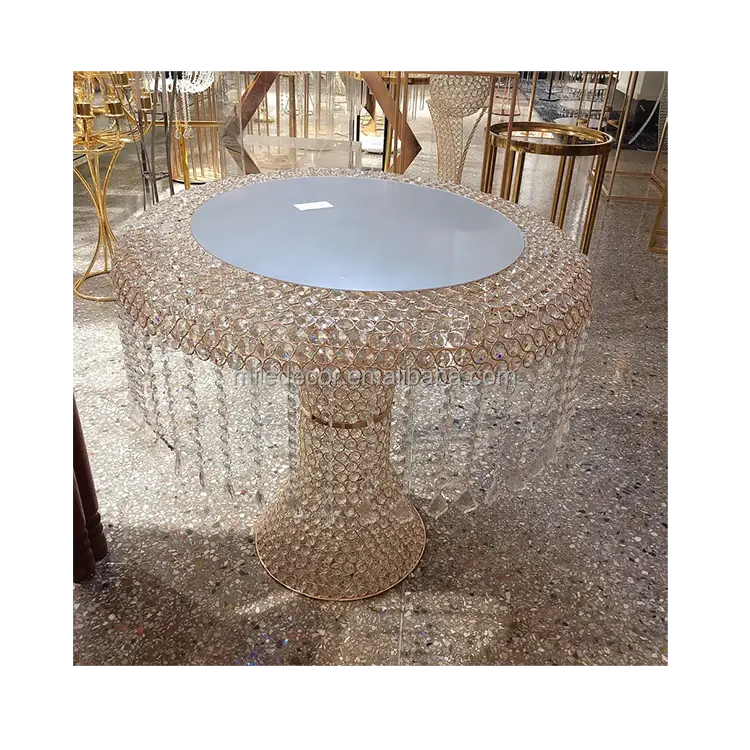 結婚式のステージの装飾イベントのためのゴールドクリスタルビーズシャイニーケーキテーブルシルバーケーキスタンドサイドテーブル