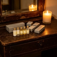 Ensemble d'articles de toilette jetables pour hôtel, kit de salle de bain de luxe avec pantoufles et articles de toilette pour chambres d'hôtes 5 étoiles