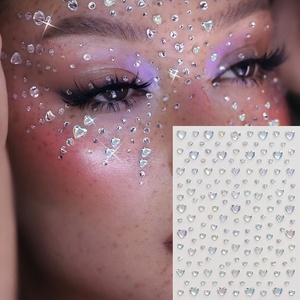 1 pièce de <span class=keywords><strong>strass</strong></span> en cristal 3D auto-adhésifs scintillants |   Autocollants pour le visage et le corps, mini autocollants en forme de cœur, pierres précieuses, <span class=keywords><strong>maquillage</strong></span> multicolore - Product Image 1