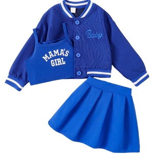 Bộ quần áo thời trang mới 3 món cho bé gái: Áo ba lỗ in chữ + Áo khoác bóng chày + Váy xếp ly - Product Image 1