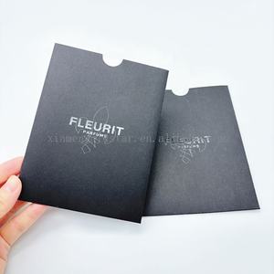 Enveloppe en papier noir avec logo UV spot Bons cadeaux personnalisés et enveloppes - Product Image 1