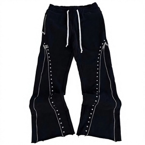 Ensemble 2 pièces personnalisé pour homme : Sweat à capuche surdimensionné zippé avec strass et pantalon de survêtement évasé à rivets, style Hip Hop Streetwear, Vente en gros OEM - Product Image 2