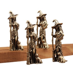 Figuras de brujas de latón con escoba y gato, decoración de Halloween para mesa, decoración interior del hogar, estilo tradicional - Product Image 5