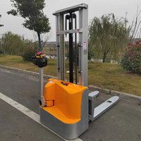 Gerbeur électrique complet de 1.5 tonnes soulevant un gerbeur électrique de 3m