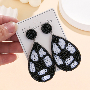 Boucles d'oreilles de sport en perles faites à la main pour les femmes Game Day Baseball Soccer Basketball Football Fashion Drop Boucles d'oreilles - Product Image 4