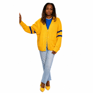 Cardigan en tricot jaune pour femme, rayures bleues, col en V, boutons sur le devant, coupe oversize, style décontracté, vente en gros, personnalisation, marque privée - Product Image 2