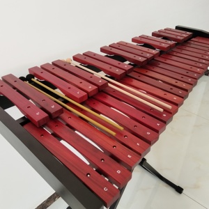 Instruments de musique Orff durables et stables de couleur rouge, fabriqués directement en usine, pour la musique des enfants, <span class=keywords><strong>piano</strong></span> en bois rouge à 37 touches - Product Image 3