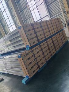 Portes industrielles à vente directe avec dispositifs anti-pincement, portes sectionnelles suspendues et portes de <span class=keywords><strong>garage</strong></span> isolées - Product Image 3