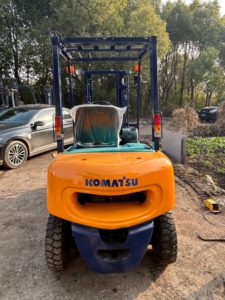 Directe verkoop van gebruikte 1,5 <span class=keywords><strong>ton</strong></span> FD15 <span class=keywords><strong>Komatsu</strong></span> heftruck met hydraulische mast en dieselmotor voor buitenlandse handel - Product Image 3