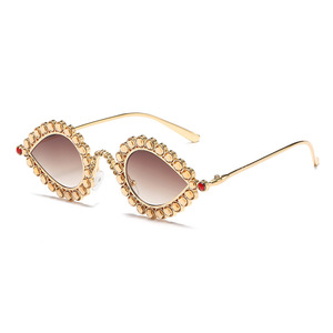 Women Rhinestone Sunglasses Gold Frame UV400 PC Lens <b>Y2K</b> Style Fashion Sun Glasses - Product Image 5
