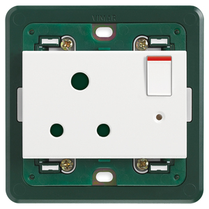 วิมาร์ 2P+T 5A ปลั๊กไฟแบบอังกฤษพร้อมสวิตช์สีขาว 8.5x8.6 ซม. - Product Image 1