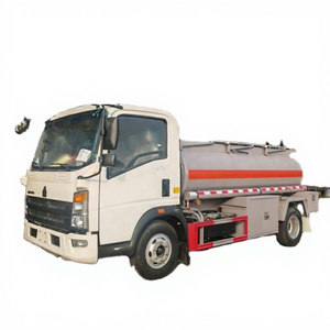 Camion-citerne à carburant diesel HOWO 5000l à bas prix en Chine, camion-citerne mobile 4X2 pour le ravitaillement en carburant - Product Image 3