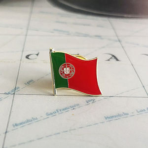 Broche de solapa con bandera nacional de Portugal, de metal esmaltado con cristal epoxi, insignia pintada, souvenir para traje, conmemorativo y distintivo de personalidad - Product Image 1