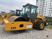 مدحلة طرق XCMG XS223J مستعملة، مدحلة اهتزازية أحادية الأسطوانة بوزن 22 طن لبناء الطرق، ذات كفاءة عمل منخفضة