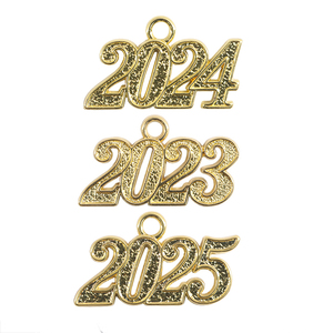 Tùy Chỉnh Kẽm Hợp Kim 2023 2024 <span class=keywords><strong>2025</strong></span> Năm Mặt Dây Chuyền Vàng Tốt Nghiệp Tua Năm Bùa Cho Tua Trang Trí - Product Image 1