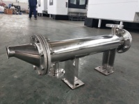 Échangeur de chaleur tubulaire pour refroidisseur d'huile, système d'échangeur de chaleur industriel refroidi par air en acier inoxydable 304 pour le refroidissement des liquides