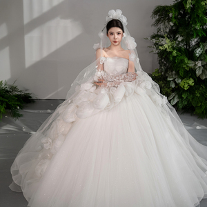 ชุดแต่งงานหรูหรา <span class=keywords><strong>Gt168</strong></span> แบบไร้สายรัดไหล่ แขนกุด ผูกเชือกด้านหลัง แต่งดอกไม้ 3 มิติ ทรงบอลกาวน์ ปรับแต่งได้ Elbisesi Jancember - Product Image 2