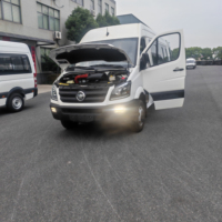 Minibus diesel 15 places pour navette urbaine et service de transfert aéroportuaire avec option conduite à droite