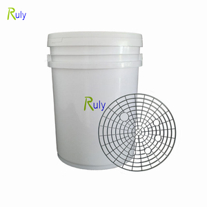 Cubo de Plástico de <span class=keywords><strong>20</strong></span> <span class=keywords><strong>Litros</strong></span> y 5 <span class=keywords><strong>Galones</strong></span> Suministrado por Fábrica para Lavado de Coches con Rejilla, Tapa y Logo Impreso - Product Image 1