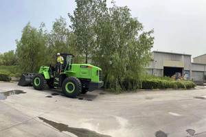 Chargeuse-pelleteuse diesel 856E-MAX verte, équipement de construction robuste, moteur EPA, godet de 400 L, 12200 kg - Product Image 5