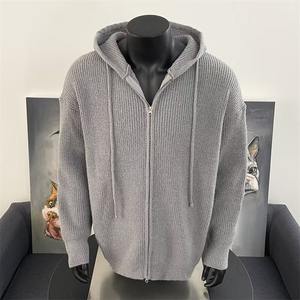 Gilet en tricot à capuche ample de style américain, simple, long, épais, à la mode, couleur unie - Product Image 4