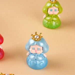 Charms Popolari in Resina a Forma di Principessa con Corona Colorata, Forniture Artistiche in Resina, Charms Personalizzati 3D a Forma di Principessa, Charms Fai da Te per Custodie Telefoniche - Product Image 3