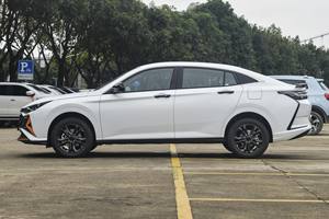 Dongfeng Aeolus Yixuan voiture automatique berline 5 portes 5 sièges LED caméra cuir intérieur conduite à gauche 52cc essence <span class=keywords><strong>Mach</strong></span> nouveau - Product Image 5