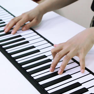 Clavier <span class=keywords><strong>de</strong></span> <span class=keywords><strong>piano</strong></span> électronique portable à 88 touches <span class=keywords><strong>pour</strong></span> <span class=keywords><strong>débutants</strong></span>, en silicone souple roulé à la main, en plastique épais monobloc, livraison directe - Product Image 2