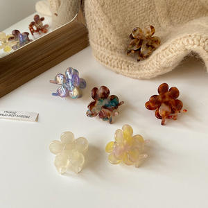 Vente en gros de <span class=keywords><strong>mini</strong></span> pinces à cheveux en forme de mâchoire, pinces à cheveux hautes en forme de <span class=keywords><strong>crabe</strong></span>, pinces à cheveux en forme de pieuvre, petites pinces à cheveux en plastique acétate, pinces à cheveux papillon pour femmes - Product Image 2