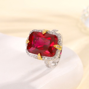 Collier Vintage Éco-responsable en Cuivre Plaqué Or avec Zircon Cubique Rouge 12x16mm Sertissage Griffe pour Mariage et Fête - Product Image 5
