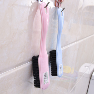 Brosse à chaussures avec poils en nylon et boucle de suspension pour le nettoyage des chaussures, couleur aléatoire, sans brevet, fabriquée dans le Zhejiang, non importée - Product Image 1