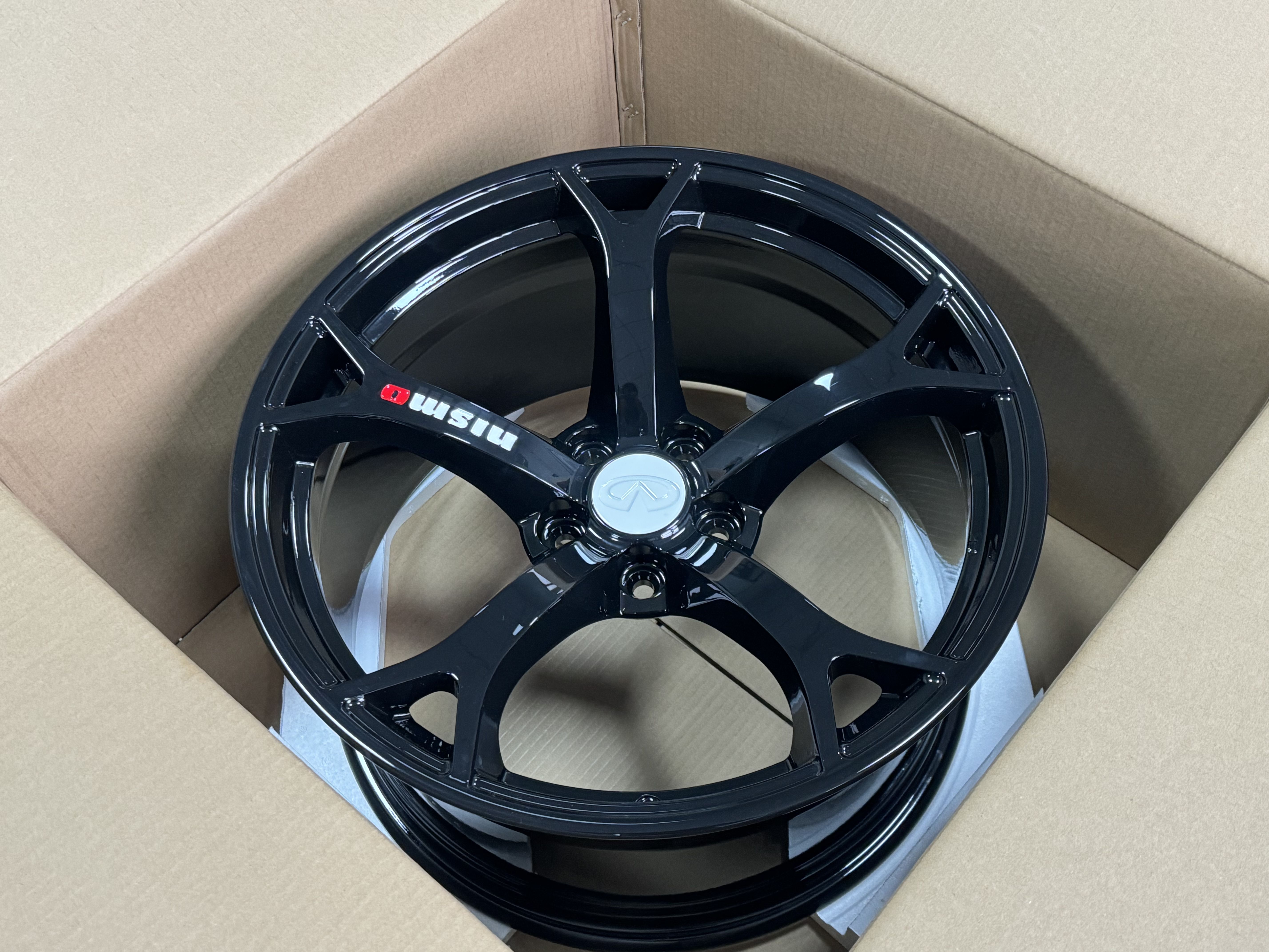 สีดำเงา