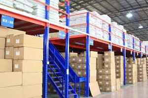 מערכות מדפים כבדות לאחסון במחסן, בניית מדפים בפלטפורמת העליית הגג - Product Image 4